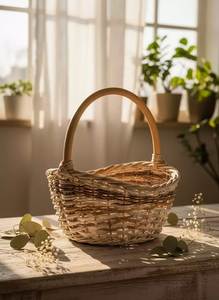 Bandeja de ratán natural de la colección hecha a mano con un diseño tejido resistente para una elegante colección de servicio en el hogar. - Product Image 3