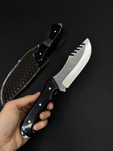 Cuchillo de Hoja Fija de Acero Inoxidable para Caza y Camping, Borde Parcialmente Dentado, Mango de Micarta Negra, Funda de Cuero - Jexa Jexa-HC-197 - Product Image 5