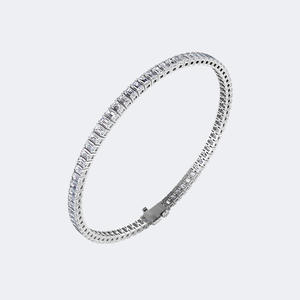 Pulsera de tenis con diamantes y esmeraldas de 8.00 quilates con engaste en barra - Product Image 5