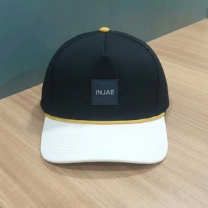 Casquette de golf 5 panneaux personnalisée OEM, perforée, découpée au laser, visière pré-courbée, structurée, faible MOQ, fournisseur ODM - Product Image 1