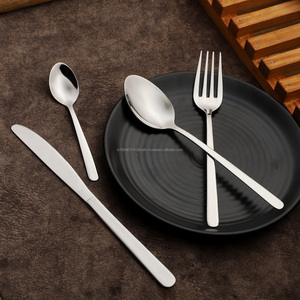 Juego de cubiertos/cubiertos de acero inoxidable de oro rosa más exigentes Grado 202/304 Cuchara brillante Tenedor y cuchillo Cuchara de bebé para Cocina - Product Image 4