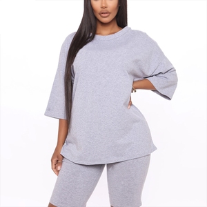 Nouveauté Ensemble T-shirt et Short Casual pour Femmes Couleur Unie Col Rond Manches Courtes Ensemble 2 Pièces Tenue de Sport Tendance pour Femmes Été - Product Image 3