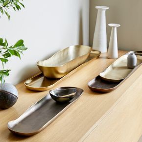Plateau de service rond élégant en laiton avec motif gravé pour servir thé, café et en-cas dans les restaurants et les maisons modernes - Product Image 3