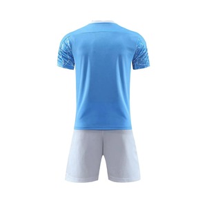 Maillot et short de football pour hommes personnalisables par sublimation numérique de haute qualité OEM – Ensembles de vêtements de sport et uniformes de football pour équipes - Product Image 2