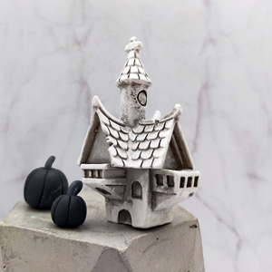 เฟอร์นิเจอร์คฤหาสน์สีขาวขนาดเล็กของเล่นตกแต่งบ้านตุ๊กตาฮาโลวีนที่น่าขนลุกสำหรับการตั้งค่าความสนุกสนานของคุณ! - Product Image 1