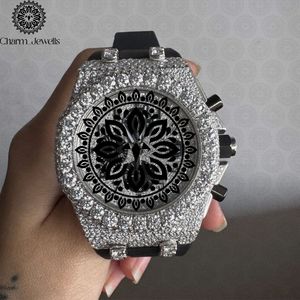 Montre de luxe Charm_Jewells en acier inoxydable, boîtier carré de 40 mm, cadran analogique, verre chronographe, mouvement mécanique, date automatique, bracelet en caoutchouc - Product Image 1