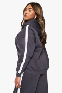 Sweat à capuche pour femme en molleton 100% coton, poids lourd, vente chaude, hiver, avec logo personnalisé en relief sur le devant, tailles et couleurs personnalisables - Product Image 2