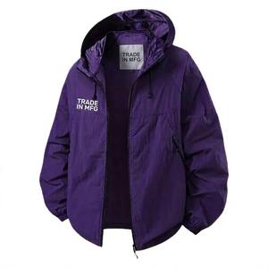 Cortavientos Personalizado Elegante Verde con Cuello Alto y Cordón Ajustable, Ecológico, de Manga Larga, en Tela de Poliamida, con Múltiples Bolsillos - Product Image 5