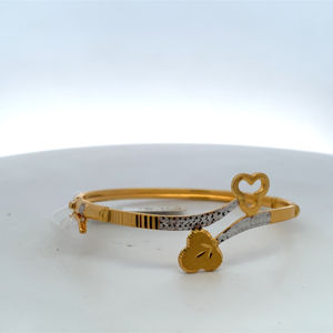 Brazalete de Oro Amarillo de 22K con Sello BIS para Mujer - Brazalete Hecho a Mano con Corazón y Trébol en Dos Tonos - Product Image 4