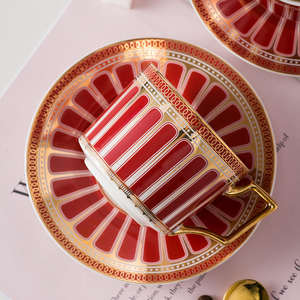 Ensemble tasse et soucoupe à café en porcelaine fine moderne 250 ml, thème Roman Holiday, pour le thé anglais, blanc émaillé, cuillère dorée - Product Image 3