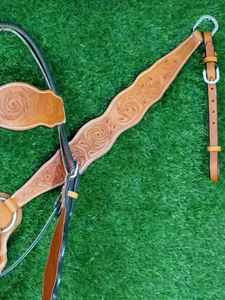 Ensemble de collier de poitrine de serre-tête de cheval de meilleure qualité Ensemble de serre-tête et de collier de poitrine en cuir avec outillage floral - Product Image 2
