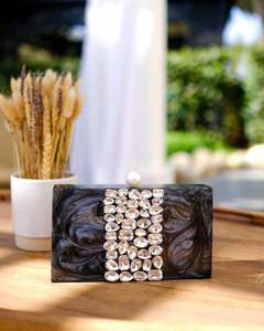 กระเป๋าคลัทช์เรซิ่นสำหรับงานแต่งงานงานทำมือดีไซน์จากช่างฝีมืออินเดียส่งออกผ้าฮัมรัน - Product Image 1