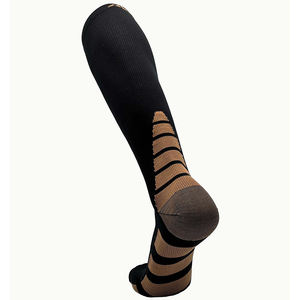 Chaussettes de sport personnalisées en gros, chaussettes OEM pour hommes en polyester, design personnalisé, prix de gros BY BS - Product Image 5