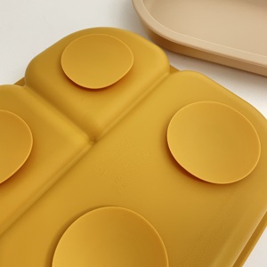 Assiettes pour tout-petits antidérapantes divisées incassables avec ventouse - 100% silicone de qualité alimentaire - Passe au micro-ondes et au lave-vaisselle - Sans BPA - Product Image 4