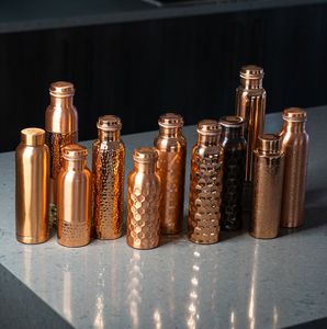 Ensemble de bouteilles d'eau en cuivre martelé, vaisselle en cuivre pur pour les bienfaits santé, anti-fuite, gourde de sport pour yoga et gym, récipient métallique réutilisable - Product Image 1