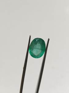 Esmeralda Verde Natural Premium de 5.58 ct, Gema Ovalada Suelta para Joyería al Mejor Precio - Product Image 3