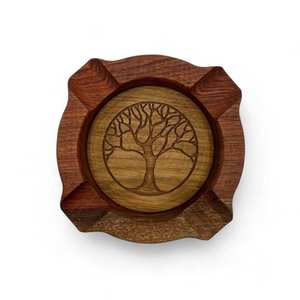 Cenicero de mesa elegante de primera calidad con superficie resistente a los arañazos para uso diario en interiores y exteriores, disponible para la venta. - Product Image 3