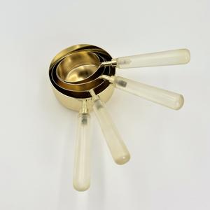 Juego de Tazas y Cucharas Medidoras de Acero Inoxidable con Revestimiento PVD Dorado y Mango de Resina Transparente de Cuatro Piezas, Herramientas Cuantitativas para Hornear y Cocinar - Product Image 2