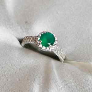 Anillo de Compromiso de Plata de Ley con Ónix Verde, Anillo de Piedras Preciosas de Lujo Hecho a Mano con Engaste de Puntas, Joyería Certificada para Fiestas - Product Image 2
