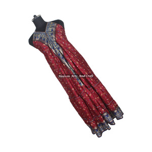Sari / Saree / Shari, vêtements indiens et pakistanais, provenant d'Inde, style hippie bohème, longue robe indienne en soie vintage à fleurs, robe imprimée - Product Image 2
