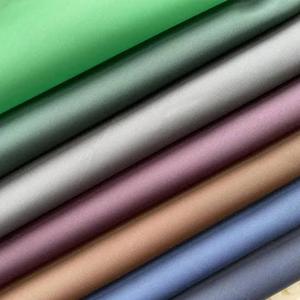 Tissu en taffetas 100% polyester, toucher croquant, surface structurée et lisse, brillance élégante, léger, satin haute densité, dobby croisé - Product Image 1