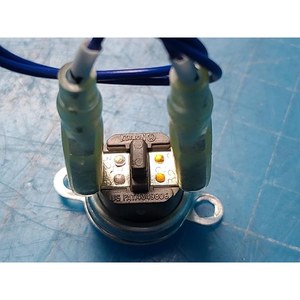Interruptor Térmico de Precisión Klixon PA-000-9B06 4349806, Usado, Piezas de Equipos Semiconductores Legados - Product Image 1
