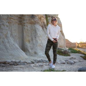 Sweat-shirts et sweats à capuche personnalisés pour femmes avec logo personnalisé, texte personnalisé, design de couture California Wave Prm20pnt - Product Image 6