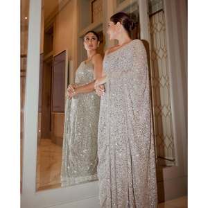 Magnifique Saree de travail à broderie à double séquence pour les fêtes et les tenues de club - Product Image 5