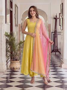 Salwar Kameez Romano de Vidrio con Dupatta Rosa para Mujer, Traje Tradicional de Boda, Largo hasta el Tobillo, Corte Regular, Estilo India Pakistán - Product Image 6