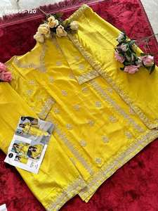 Conjunto exclusivo de estilo moderno en seda chinon pesada con bordado, lentejuelas de 7 mm y trabajo de cordón, compuesto por pantalón palazzo, top y dupatta. Ropa étnica. - Product Image 6