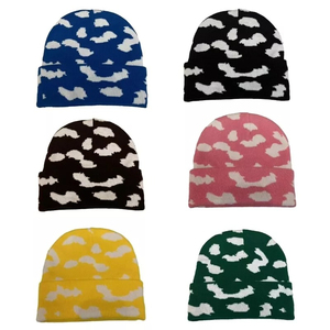 Gorros de punto personalizados con estampado completo, gorros acrílicos sin puño con letras jacquard, gorros personalizados estilo Y2K. - Product Image 2