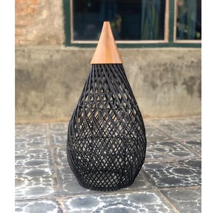 Lámpara Colgante Moderna y Ecológica de Bambú, Fabricada a Mano con Ratán y Base de Madera de Teca, para Diseño de Interiores de Restaurantes - Product Image 4