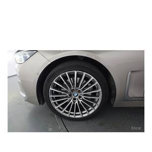 BMW Série 7 730Ld XDrive Automatique Sièges en Cuir Diesel 121 596 km avec Caméra Arrière Volant à Gauche - Design d'Excellence Pur - Product Image 5