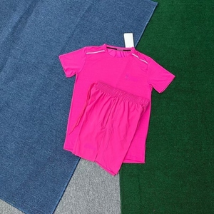 Conjunto Deportivo de Secado Rápido para Hombre - Camiseta y Pantalones Cortos con Cintura Elástica para Entrenamiento en Gimnasio, Proveedor Mayorista OEM, Conjunto de Gimnasio de Alta Calidad - Product Image 3