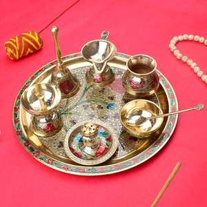 Thali de prière rond plaqué argent Lord Temple, provenant de l'Uttar Pradesh - Product Image 2