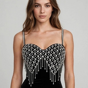 Débardeur court en alliage pour femme avec strass et franges, col en V, motif uni tricoté, idéal pour les soirées en club - Product Image 4
