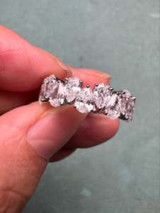 Bague éternelle en diamant cultivé en laboratoire, taille poire, 2,00 TCW, nord-sud, certifiée IGI - Product Image 1