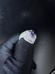 Anillo de Plata de Ley 925 de Lujo con Incrustaciones Completas, Diseño Hip Hop, Trébol de Cuatro Hojas, Corte Pera Morado y Banda Grande Tipo Sello con Cruz - Product Image 5