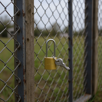 CANDADO 25X60MM Cadenas rectangulaire en laiton chromé avec verrouillage à levier unique