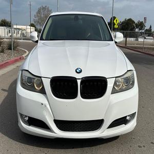 2011 B-M-W-335-d Sedán - Product Image 2