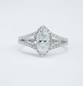 Anillo de compromiso de moda de plata de ley S925 con moissanita D VVS de corte marquesa y halo, banda de boda con pavé y tallo dividido, regalo romántico - Product Image 1