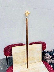 Bastón Multifuncional Steampunk de Madera de Palisandro y Latón con Diseño de Lobo Rosa y Marrón - Regalo de Acción de Gracias y Graduación - Product Image 5