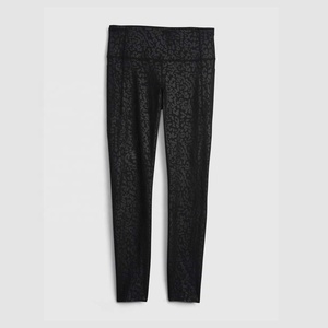 Ensemble de sport deux pièces personnalisé avec logo 2026 pour femme – Soutien-gorge de sport à col rond et taille haute et leggings – Spandex/Polyester – Idéal pour la gym et le yoga - Product Image 6