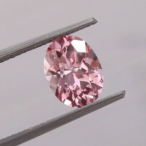 Vente en gros de pierres précieuses naturelles Morganite rose pêche facettées ovales 8x6, traitées par rayonnement, pour la fabrication de bijoux - Product Image 1