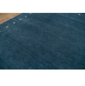 Alfombra Gabbeh Azul Grisácea con Borde Tribal Blanco, Alfombra de Lana Hecha a Mano, Alfombra Grande para Piso, Decoración Acogedora para el Hogar - Product Image 1