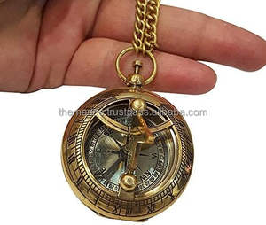 Boussole de poche unisexe en laiton brillant de petite taille avec cadran solaire portable avec affichage pointeur pour les cérémonies de randonnée et de camping - Product Image 6