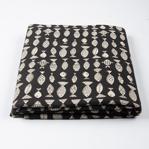 Collection de luxe en tissu voile de coton doux imprimé poisson Bagru fait main en Inde pour la décoration intérieure et la confection de vêtements - Product Image 1