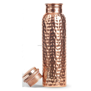 Botella de cobre Heritage de 950ml, diseño Ayurvédico atemporal, autolimpiante, acabado pulido Premium - Product Image 1