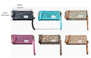 Portefeuille Trifold pour Femme en Cuir Véritable Façonné à la Main, Sac à Bandoulière Unique en Cuir de Vachette avec Pochette de Poignet – Collection March Expo - Product Image 2
