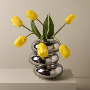 Vase de table moderne en verre ambré avec fleurs blanches, récipient décoratif pour l'eau - Product Image 5
